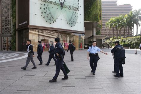 k11 musea命案|尖沙咀女子及外籍夫同墮樓 倒臥商場露天茶座雙亡